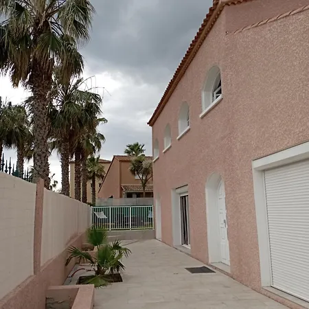 Villa Familiale Avec Piscine Sport *